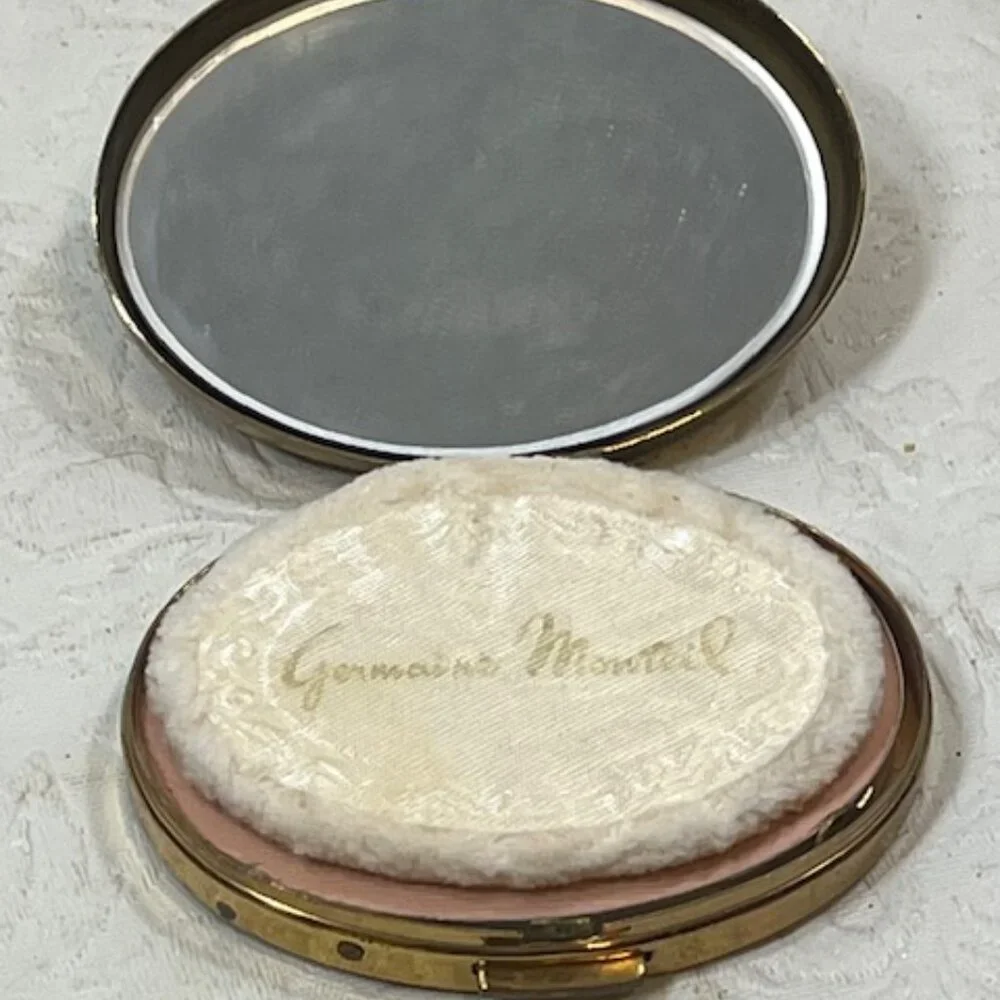 VTG Gold Tone Brass Monogramed Germaine Monteil Oval Powder Compact 2.5